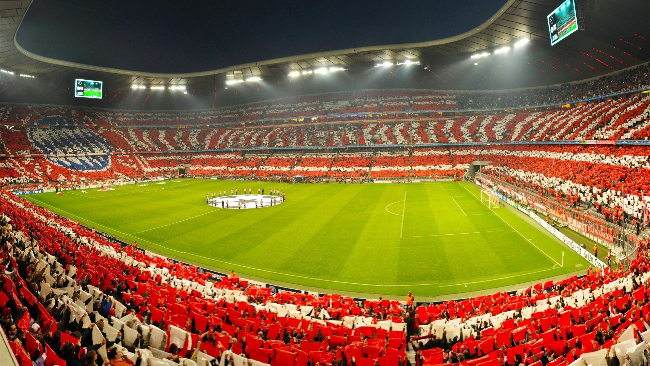 “德甲标志性比赛，场面火爆引人注目”，德甲的标志那个人是谁