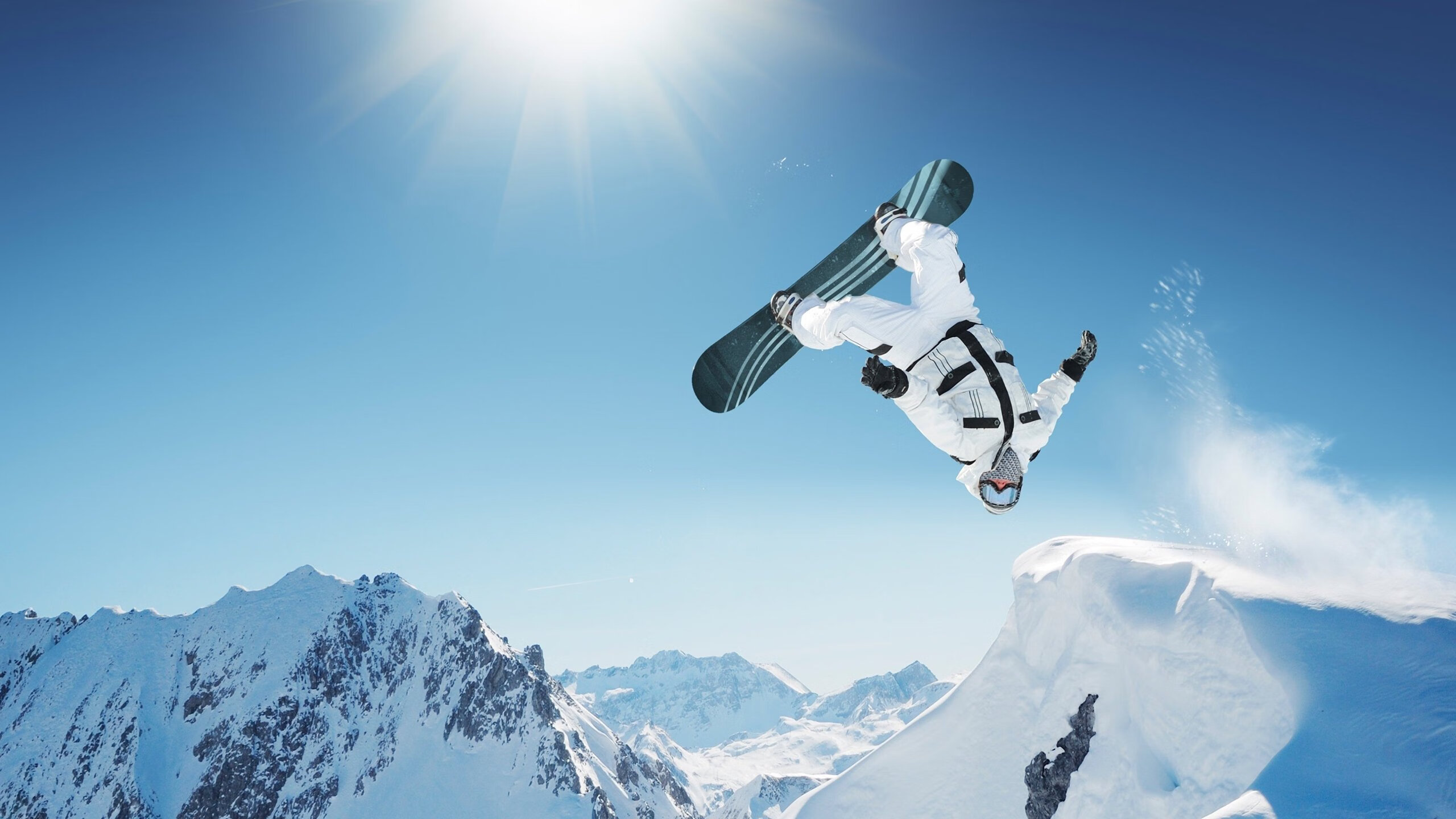 -夜空下的高空秋千体验，挑战勇气的极限，高空秋千在哪里