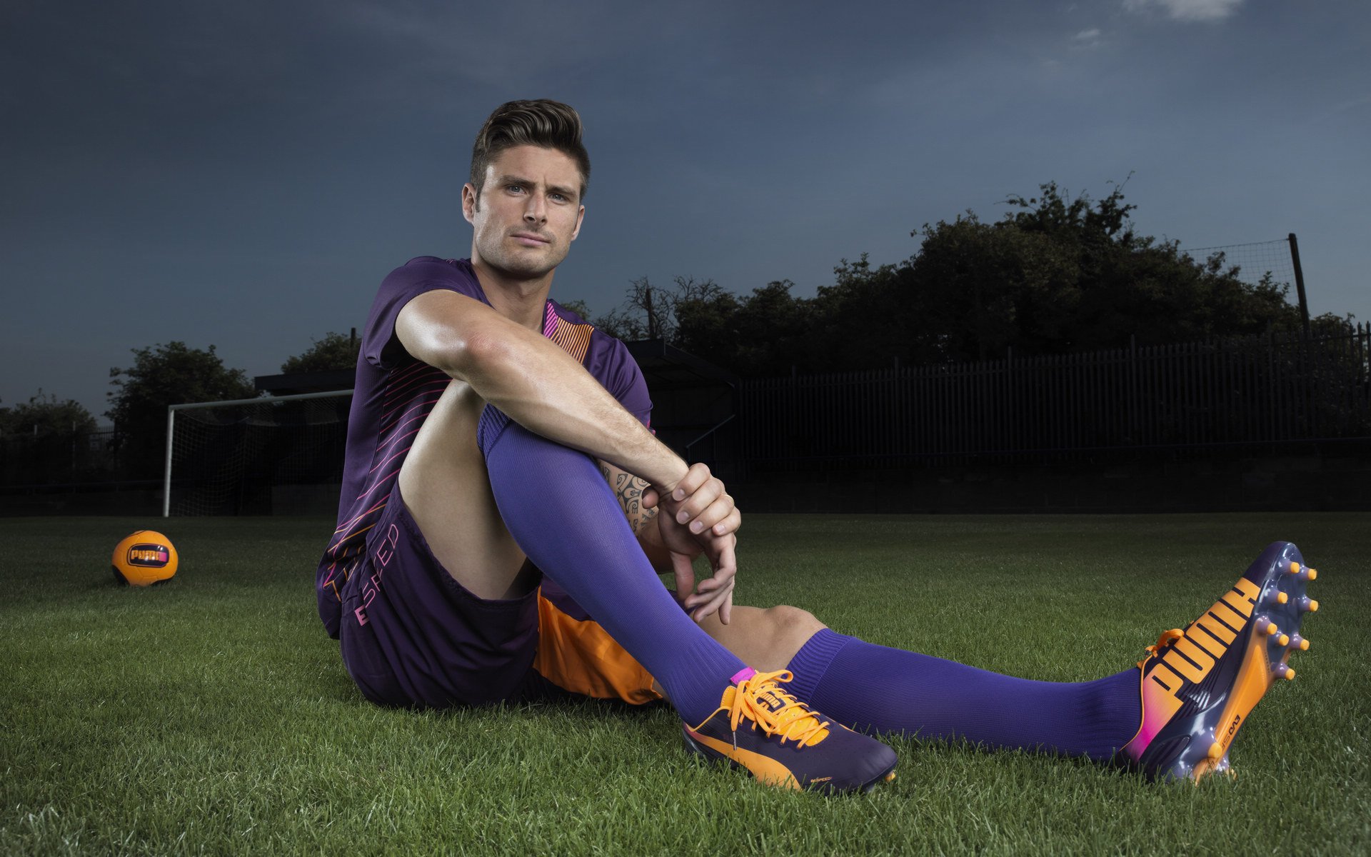 开云esport-逆境中的“坚守者”：那些如钢铁般坚韧的球员，坚韧如钢什么意思